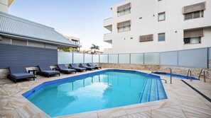 Pool - Wake to Waves - Beachfront Ocean Views (Manly)