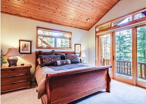 4 bedrooms, free WiFi, bed sheets