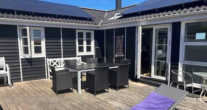 Cozy holiday home just 200 m from beach