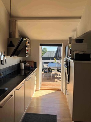 Kühlschrank, Ofen, Herdplatte, Geschirrspüler