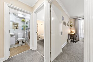 2 chambres, fer et planche à repasser, Wi-Fi gratuit, draps fournis