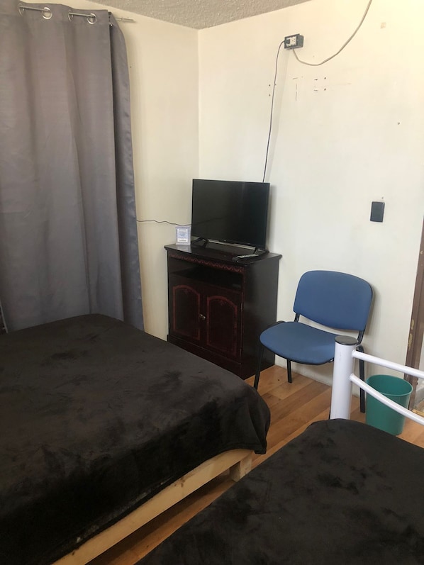 Habitación doble económica | Wifi gratis
