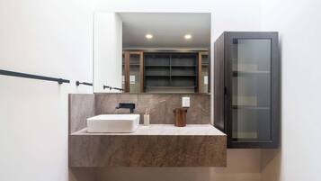 Een douche, een haardroger