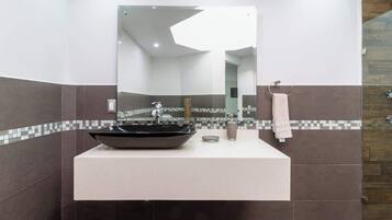 Douche, sèche-cheveux