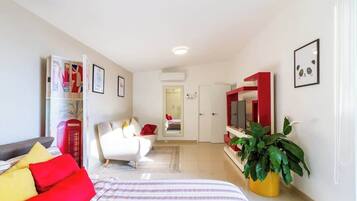 3 chambres, fer et planche à repasser, Wi-Fi, draps fournis