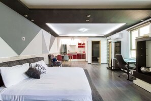 5 bedrooms, iron/ironing board, WiFi