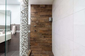 Shower, hair dryer - Residencia Galerias Family (Zapopan)