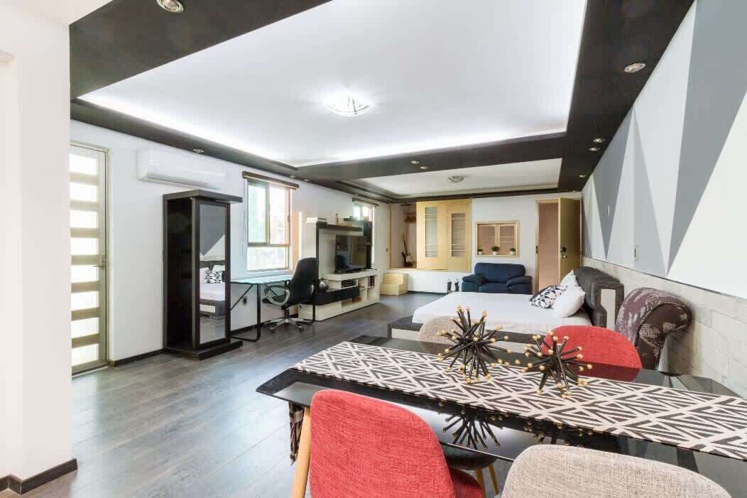 5 habitaciones, tabla de planchar con plancha y wifi 