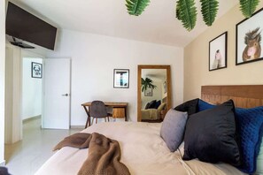 4 Schlafzimmer, Bügeleisen/Bügelbrett, WLAN
