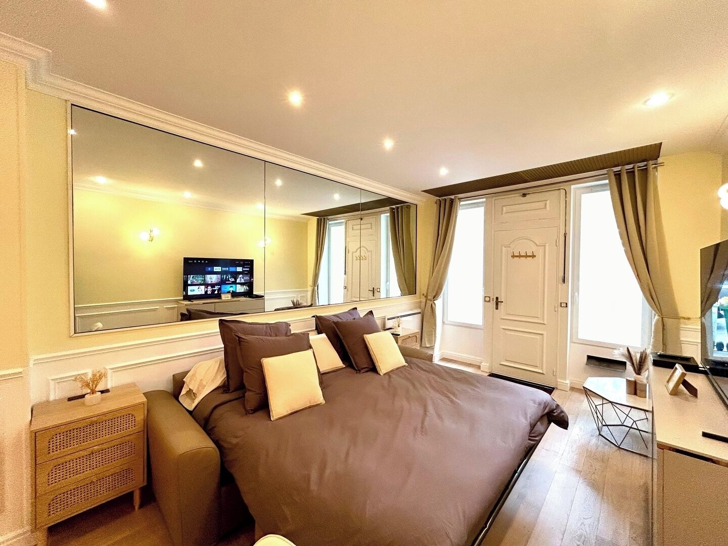 1 chambre, fer et planche à repasser, Wi-Fi gratuit, draps fournis