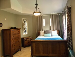 1 bedroom, desk, free WiFi, bed sheets - Summit Vista Villa- Hike, Bike, Ski! (Fraser)