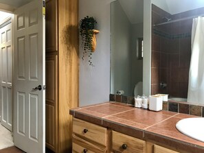 Shower, jetted tub, hair dryer, bidet - Summit Vista Villa- Hike, Bike, Ski! (Fraser)