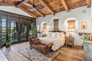 6 bedrooms, iron/ironing board, WiFi, bed sheets