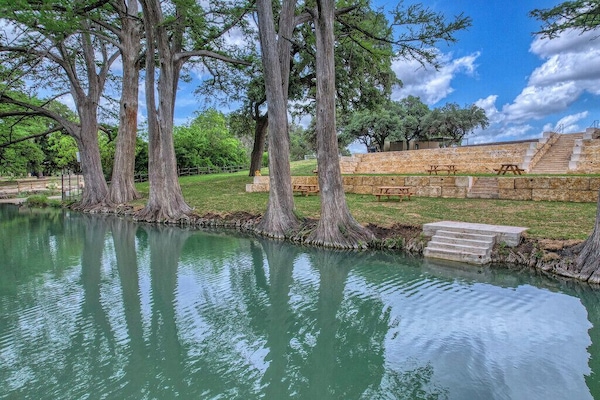 Oasis Resort Private Riverbank