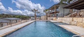 Oasis Cabin #1 on the Frio