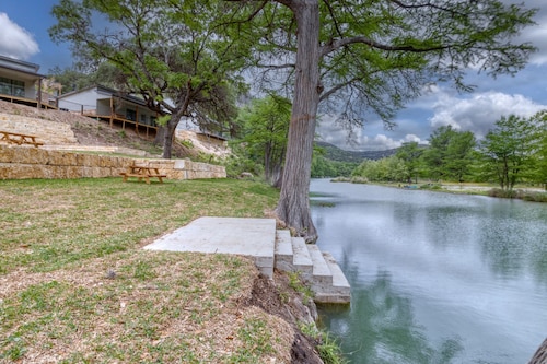 Oasis Cabin #1 on the Frio