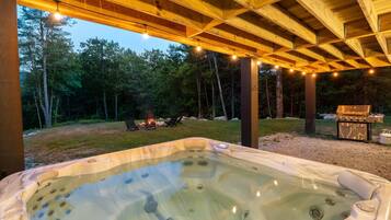 Tina de hidromasaje al aire libre