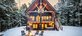 Black Bear Chalet – Hot Tub, Fire Pit, Mtn Views, Game Room