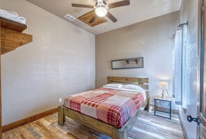 3 多间卧室、免费 WiFi、床单