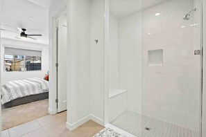 2 soverom, strykejern/-brett, wi-fi og sengetøy