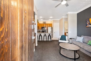 TV, fireplace, offices