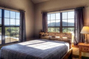 4 bedrooms, free WiFi, bed sheets