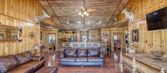 Palomino Lodge in Concan