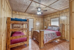 4 bedrooms, free WiFi, bed sheets, wheelchair access - Palomino Lodge in Concan (Concan)