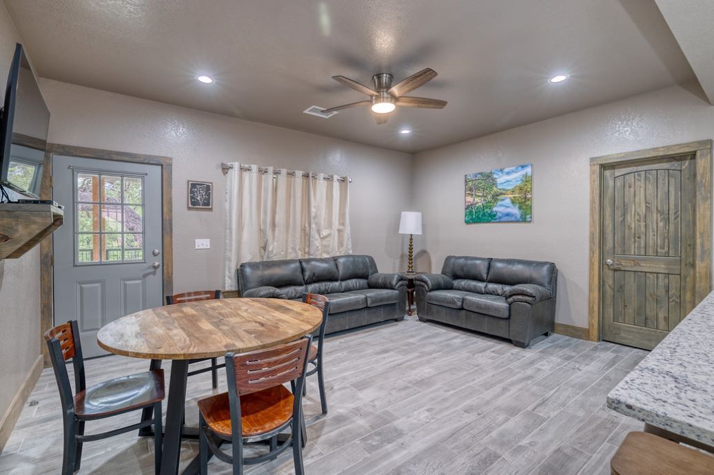 Rivers Edge Cabin #2 At Oasis Resort - Texas