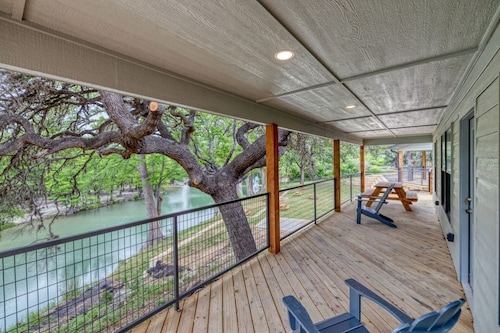 River’s Edge Cabin #3 at Oasis Resort