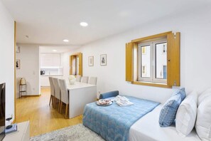 1 bedroom, iron/ironing board, travel cot, free WiFi - Modern & Central Flat w/ Garage by HostWise (Porto)