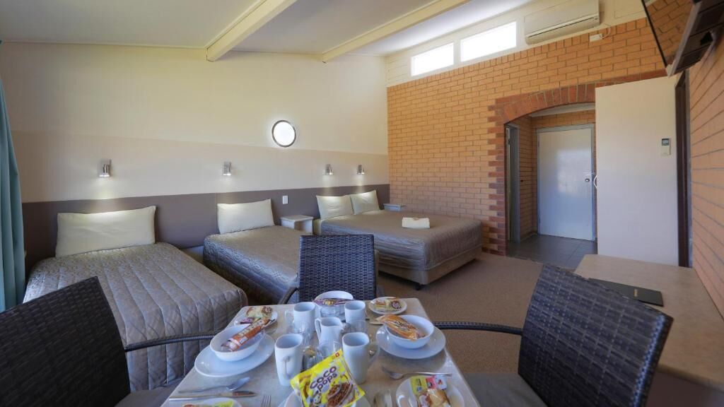 Comfort Quadruple Room, Garden View | Desk, iron/ironing board, free WiFi