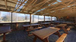 Outdoor banquet area - Tenterfield Motel Inn (Tenterfield)