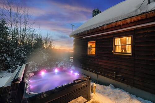 Sugar Hill Hideaway - Theater~Games~Hot Tub~Sauna - 3 br cabin in White Mtns