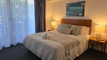 1 slaapkamer, een strijkplank/strijkijzer, wifi, beddengoed