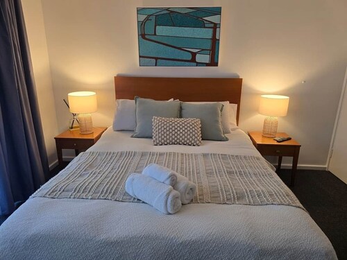 Waterside Apartment Mandurah with jetty