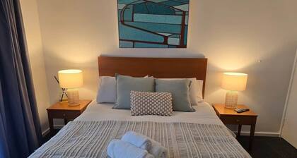 Waterside Apartment Mandurah with jetty