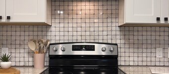 Tranquil Riverfront townhome with AC in charming Columbus