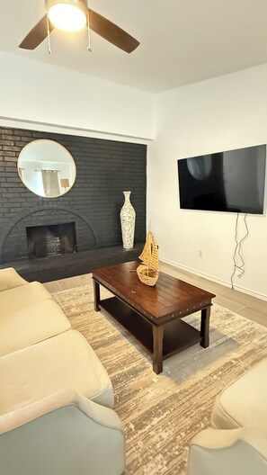 TV, fireplace - Charming home next to Texas stockyard (Fort Worth)