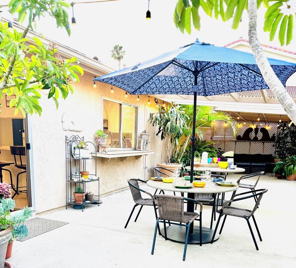Outdoor dining - Walk to Lagoon/6 minutes from Legoland/Golfers Destination (Carlsbad)
