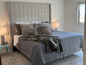 4 bedrooms, desk, travel cot, free WiFi