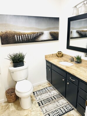 Hair dryer, towels - Pacific Country Pines (Lynden)