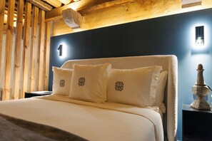 Double Room, 2 Queen Beds, Non Smoking, Private Bathroom