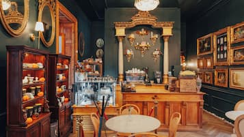 Coffee shop