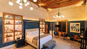 Deluxe-Suite, 1 King-Bett, eigenes Bad, Gartenblick | Zimmersafe, Schreibtisch, Verdunkelungsvorhänge, Bügeleisen/Bügelbrett