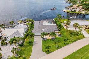Exterior - VRCC Villa Sunsets by the Bay - Golden Hour Magic (Cape Coral)