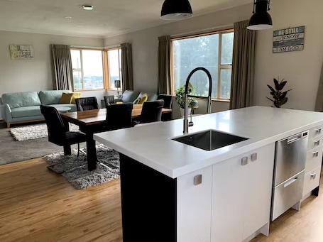 Interior. Cheerful country home with 3-bedrooms, 2-bathrooms