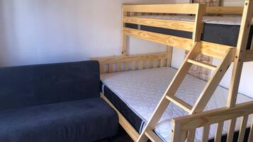 7 habitaciones, escritorio, wifi gratis y ropa de cama