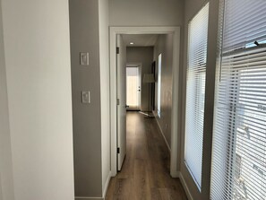 Interior - Stylish 2BR Suite in Vibrant LA Area -> Complimentary WiFi, AC & Parking (Los Angeles)
