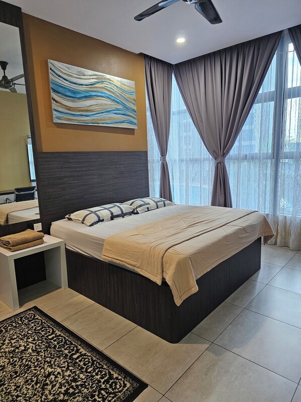 2 bedrooms, iron/ironing board, WiFi